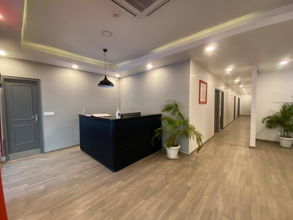 Hotel Admire Inn "Near Atal Chowk, Sector 15, Vasundhara" Ghaziabad Bagian luar foto