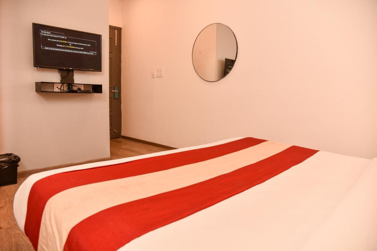 Hotel Admire Inn "Near Atal Chowk, Sector 15, Vasundhara" Ghaziabad Bagian luar foto