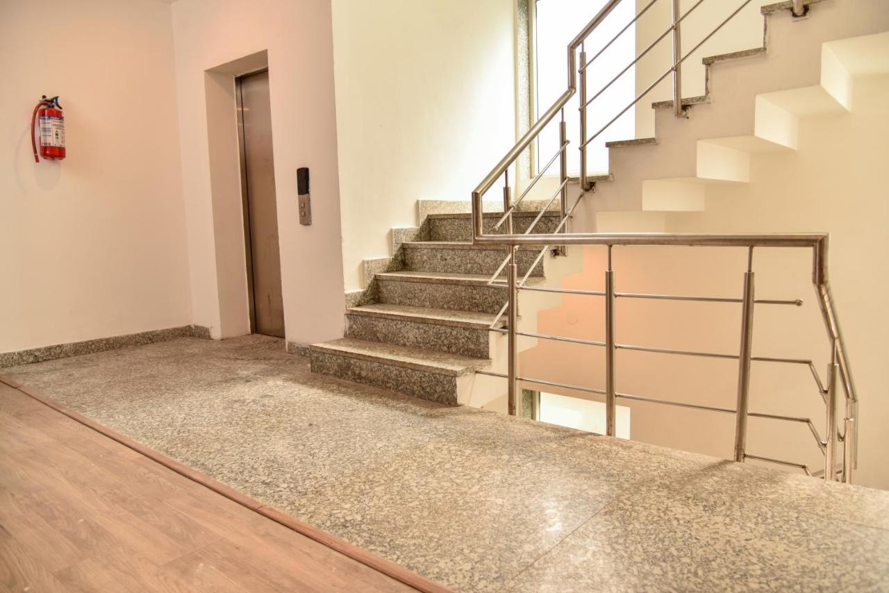 Hotel Admire Inn "Near Atal Chowk, Sector 15, Vasundhara" Ghaziabad Bagian luar foto