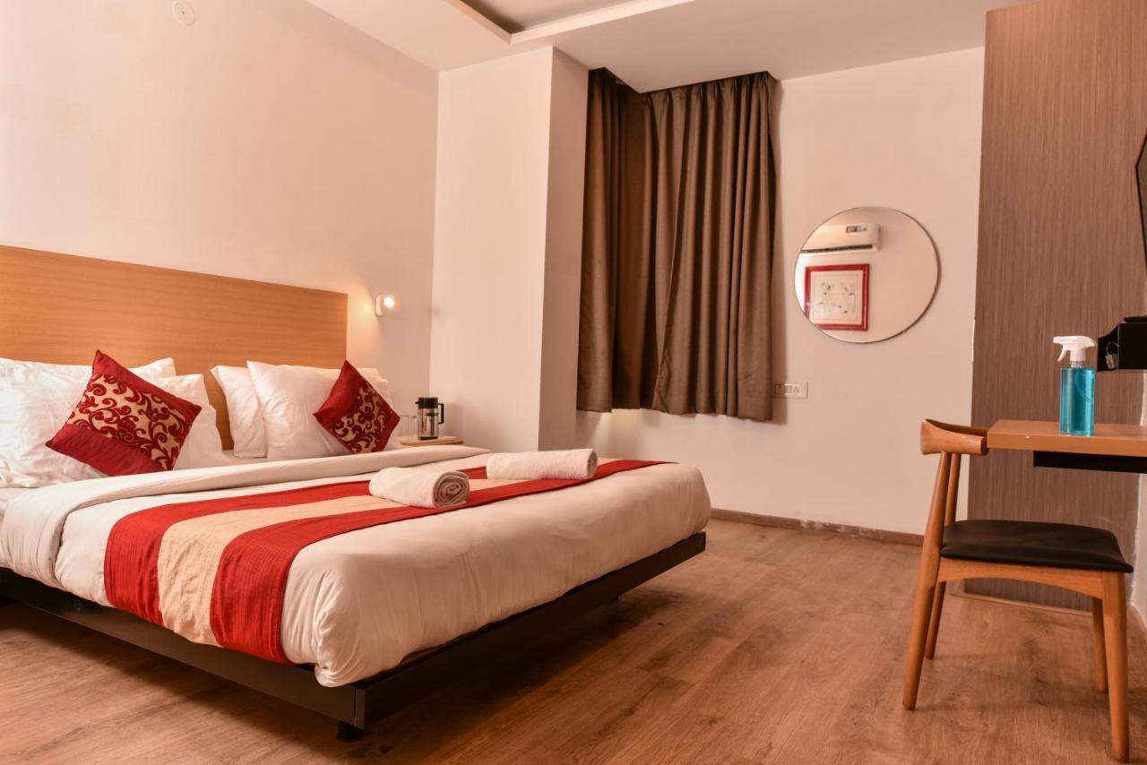 Hotel Admire Inn "Near Atal Chowk, Sector 15, Vasundhara" Ghaziabad Bagian luar foto