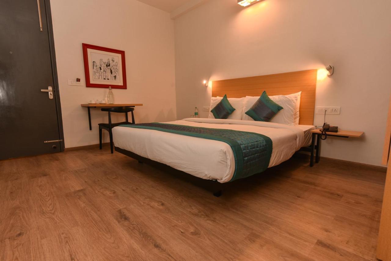 Hotel Admire Inn "Near Atal Chowk, Sector 15, Vasundhara" Ghaziabad Bagian luar foto