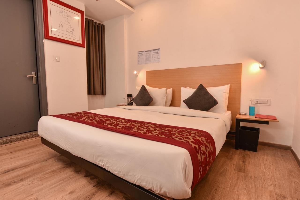 Hotel Admire Inn "Near Atal Chowk, Sector 15, Vasundhara" Ghaziabad Bagian luar foto