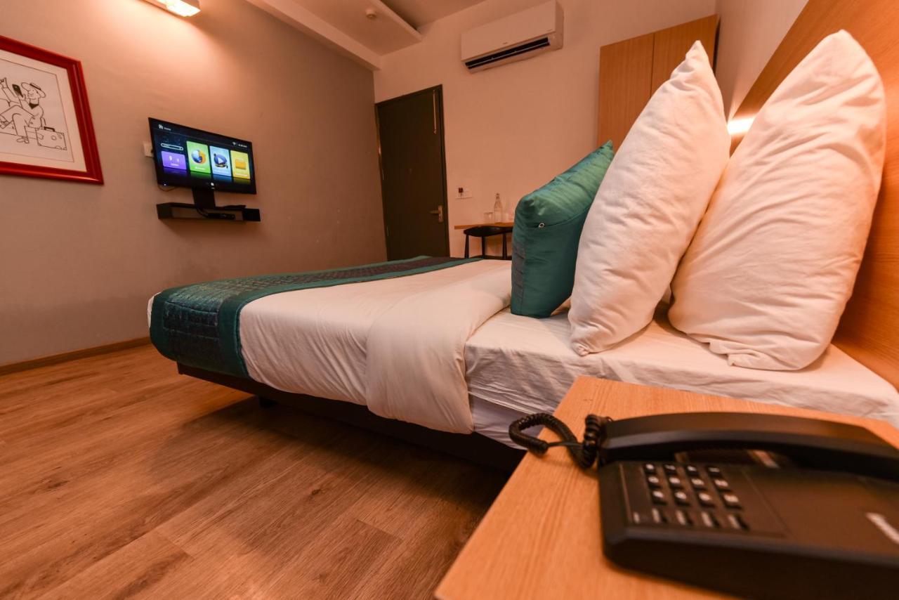 Hotel Admire Inn "Near Atal Chowk, Sector 15, Vasundhara" Ghaziabad Bagian luar foto