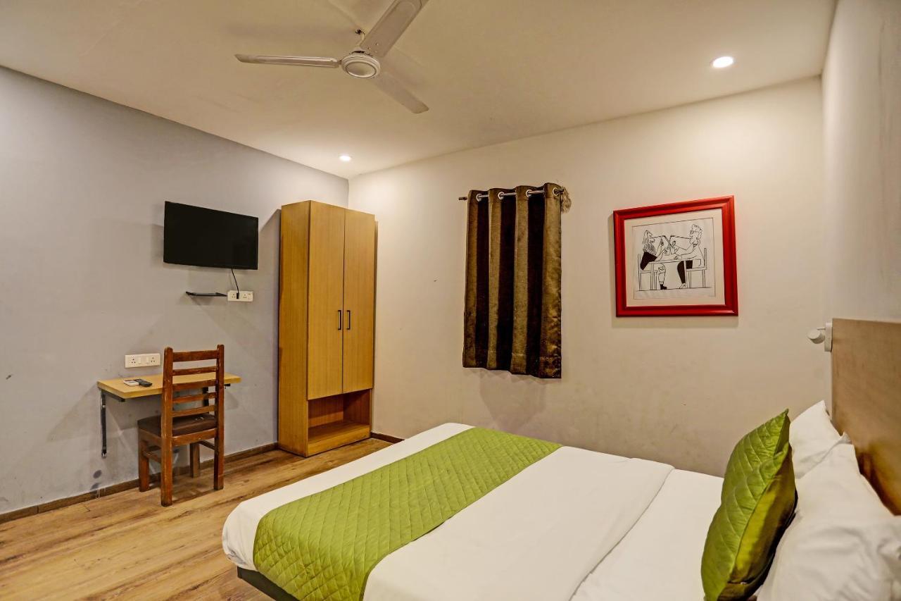 Hotel Admire Inn "Near Atal Chowk, Sector 15, Vasundhara" Ghaziabad Bagian luar foto
