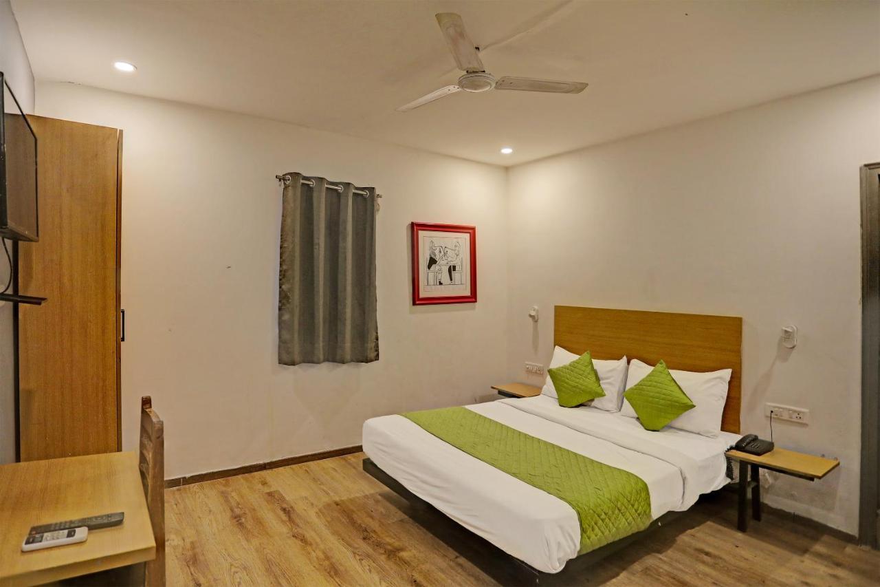 Hotel Admire Inn "Near Atal Chowk, Sector 15, Vasundhara" Ghaziabad Bagian luar foto
