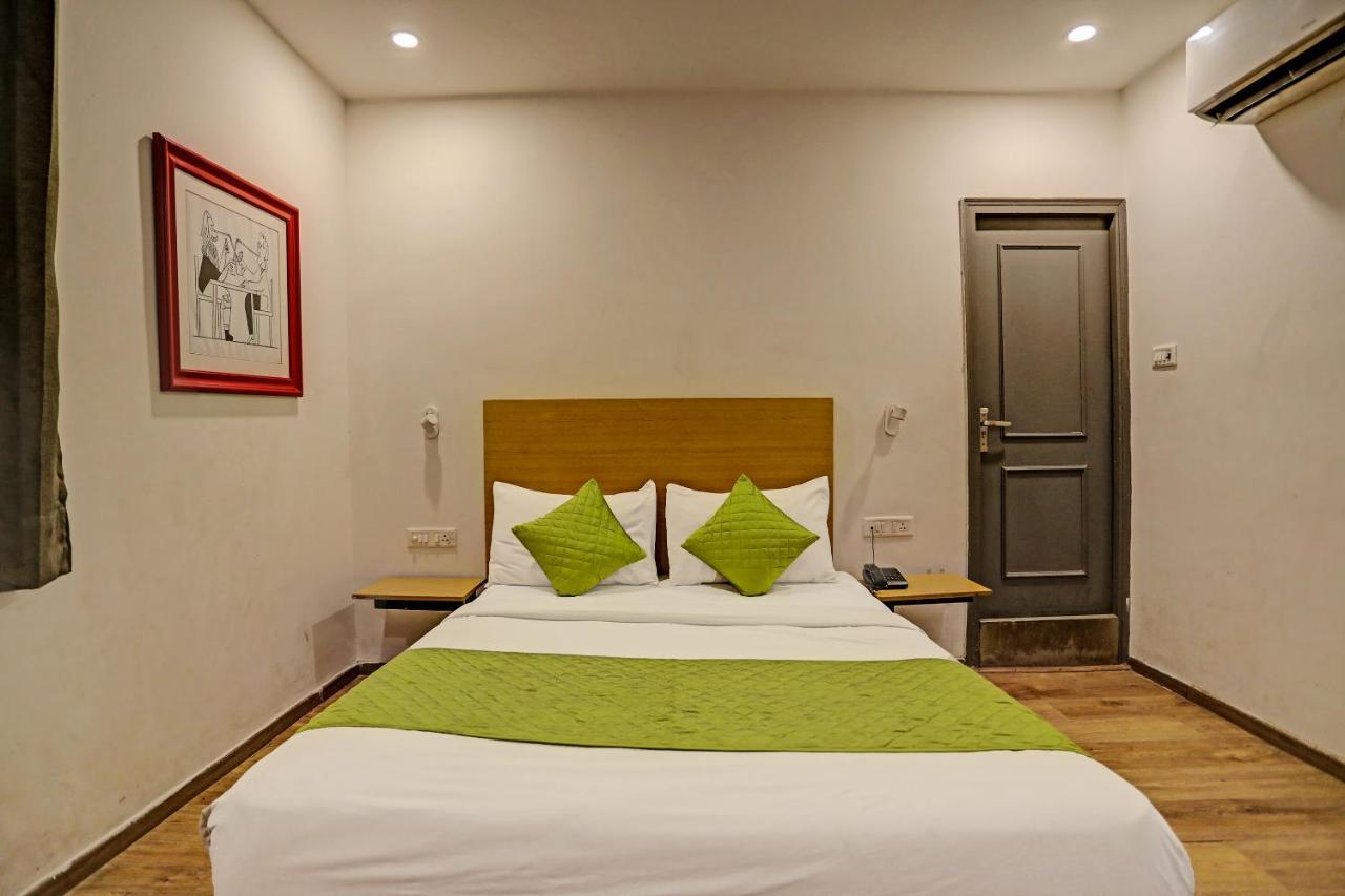 Hotel Admire Inn "Near Atal Chowk, Sector 15, Vasundhara" Ghaziabad Bagian luar foto