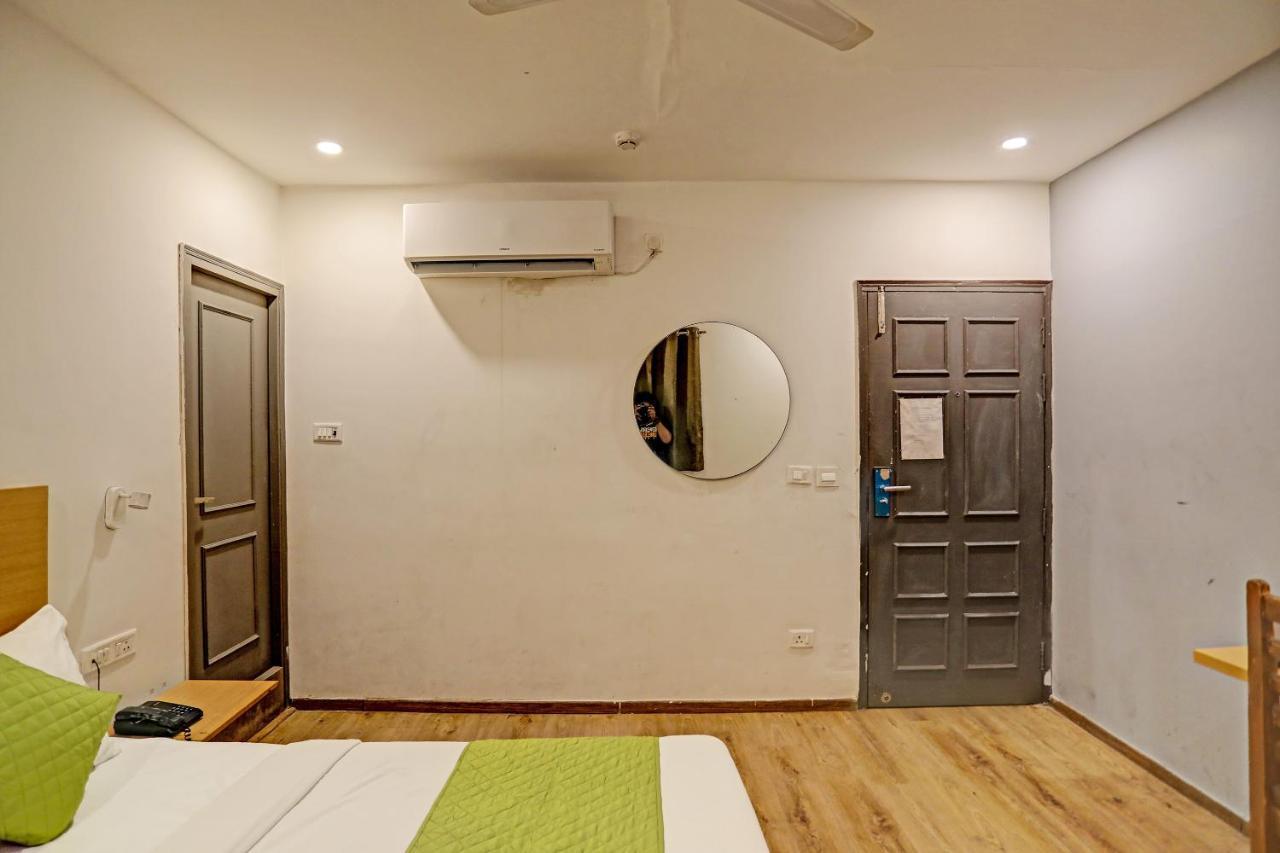 Hotel Admire Inn "Near Atal Chowk, Sector 15, Vasundhara" Ghaziabad Bagian luar foto